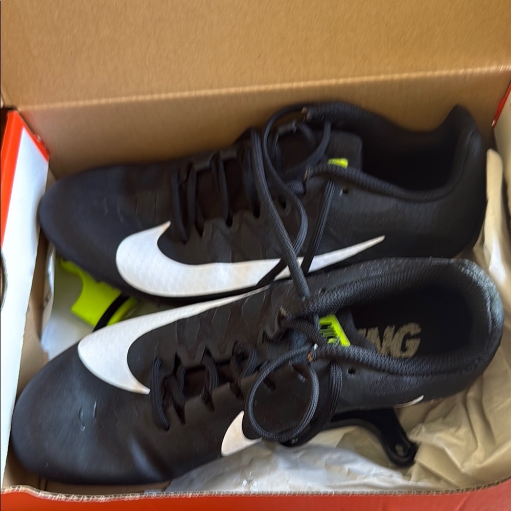 Nike Black and White Sports Shoes